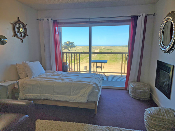 Dog Friendly - 2nd Floor Condo - Ocean View with Balcony Photo 1