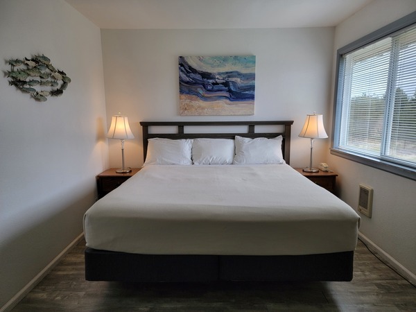 3rd Floor Deluxe Condo - Ocean View with Balcony Photo 7